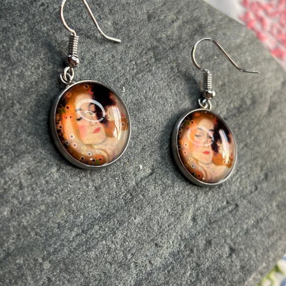 Gustav Klimt 'The Mother & Child" Cobachon Earrings Silver NEW Master Artist Ser - Picture 6 of 8